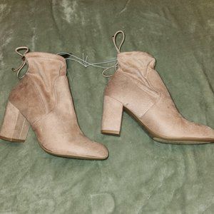 NWT Forever21 Blush Suede Stretchy Booties Size 9